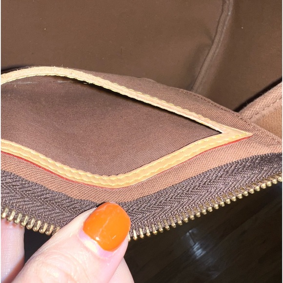 Louis Vuitton bag / Louis Vuitton hand bag / Louis Vuitton duffel bag / purse - Picture 8 of 14